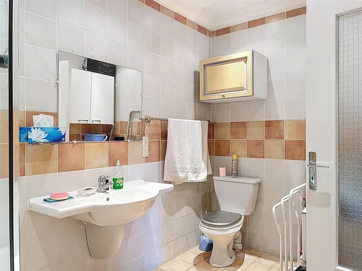Image No.22-4 Bed House for sale