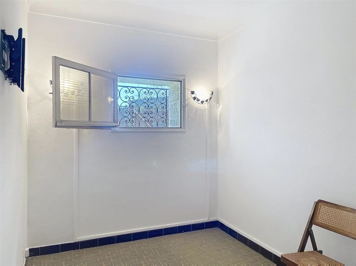 Image No.25-4 Bed House for sale