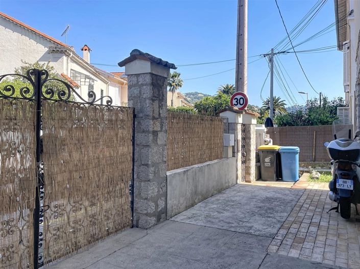 Image No.29-4 Bed House for sale