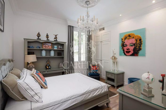 Image No.20-6 Bed House for sale