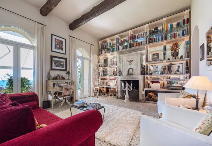 Image No.8-4 Bed House for sale