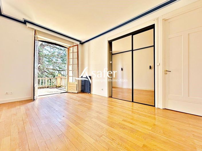 Image No.8-14 Bed House for sale