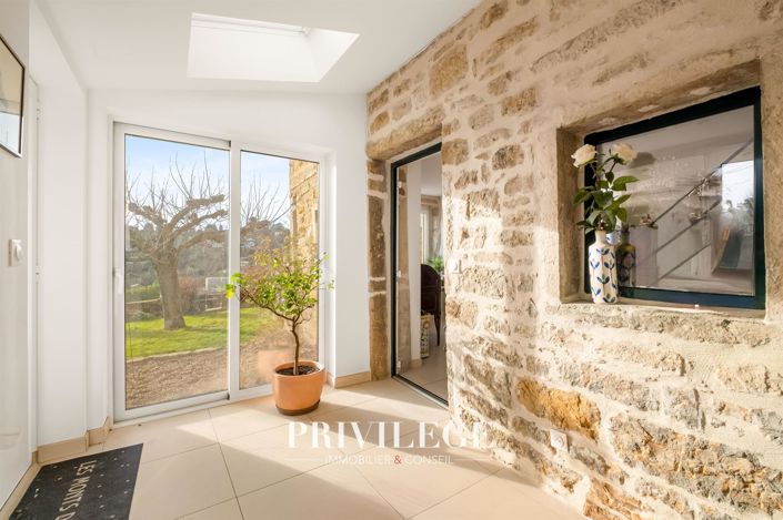 Image No.11-5 Bed House for sale