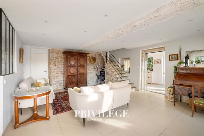 Image No.7-5 Bed House for sale