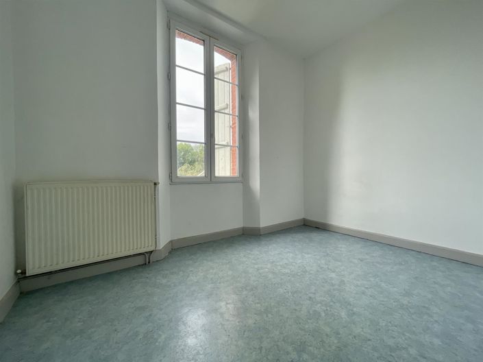 Image No.10-3 Bed House for sale