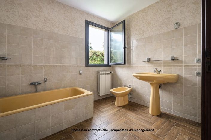 Image No.10-3 Bed House for sale