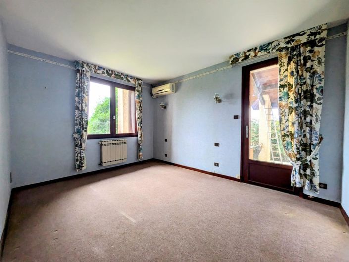 Image No.11-3 Bed House for sale