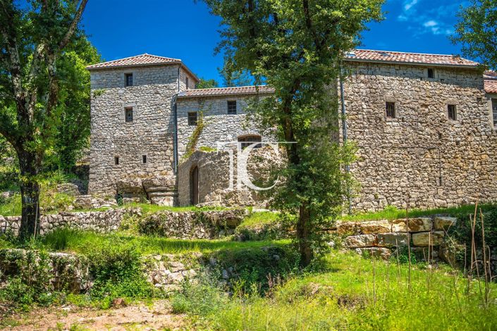 Image No.21-10 Bed House for sale