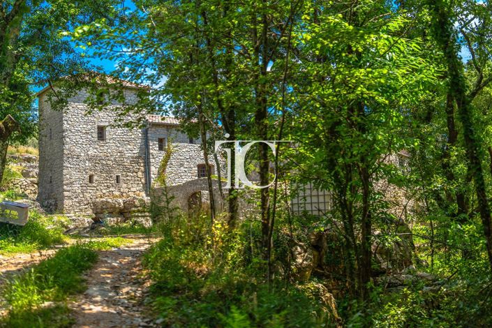 Image No.23-10 Bed House for sale