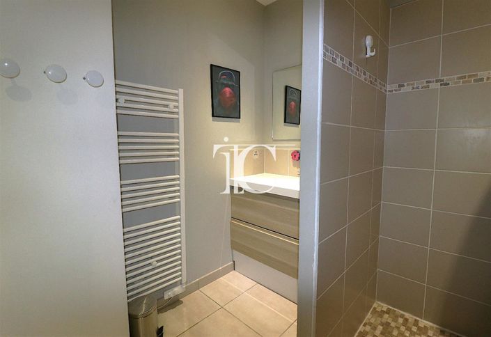 Image No.14-8 Bed House for sale