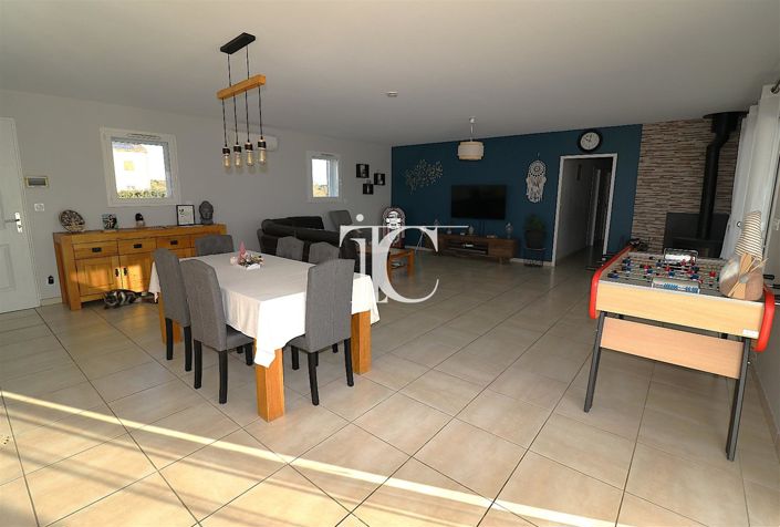 Image No.3-8 Bed House for sale