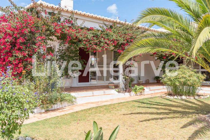 Image No.14-4 Bed House for sale