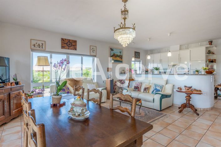 Image No.15-4 Bed House for sale