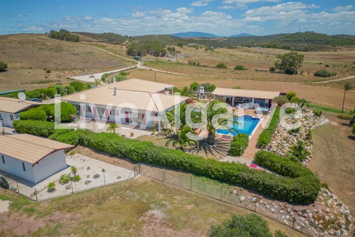 Image No.27-4 Bed House for sale