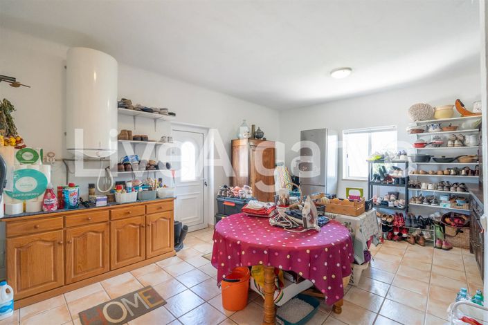 Image No.31-4 Bed House for sale