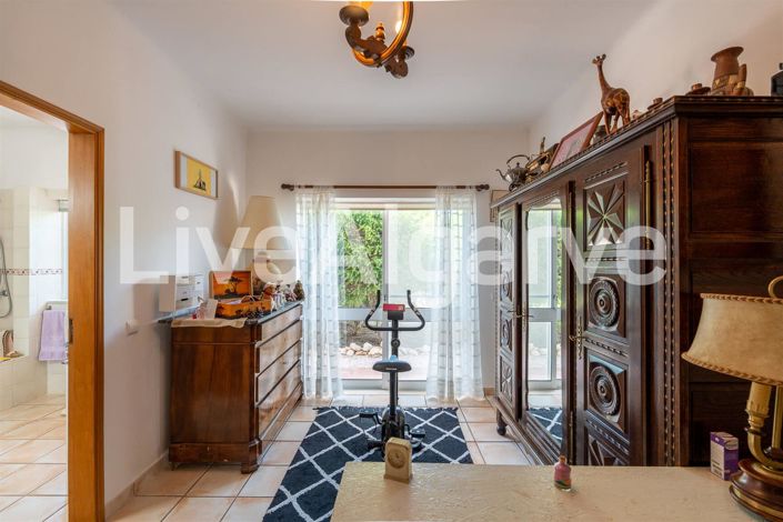 Image No.36-4 Bed House for sale