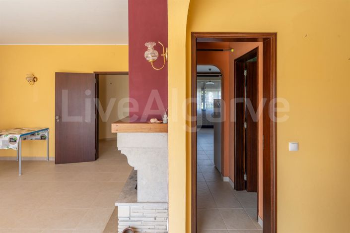 Image No.16-5 Bed House for sale