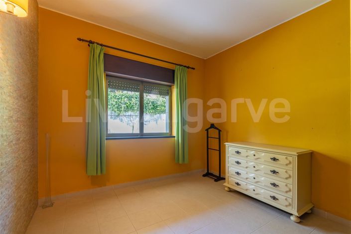 Image No.42-5 Bed House for sale