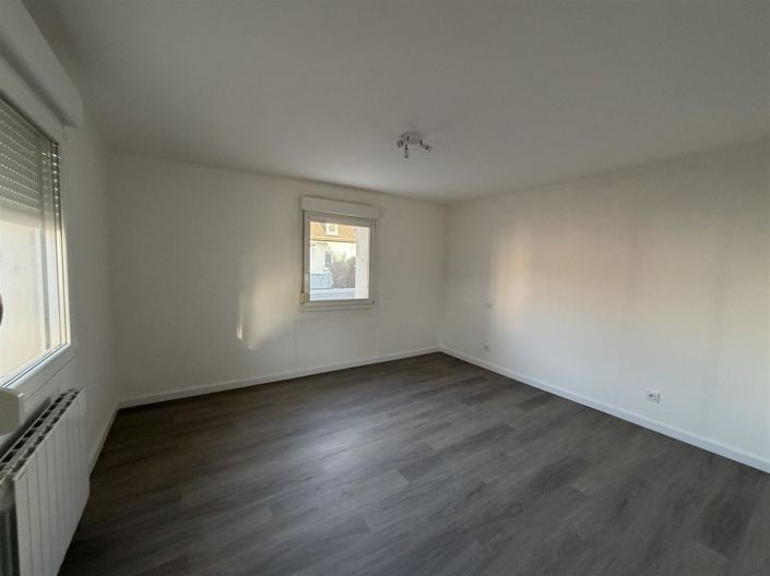 Image No.6-11 Bed Apartment for sale