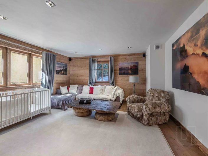 Image No.30-6 Bed House for sale