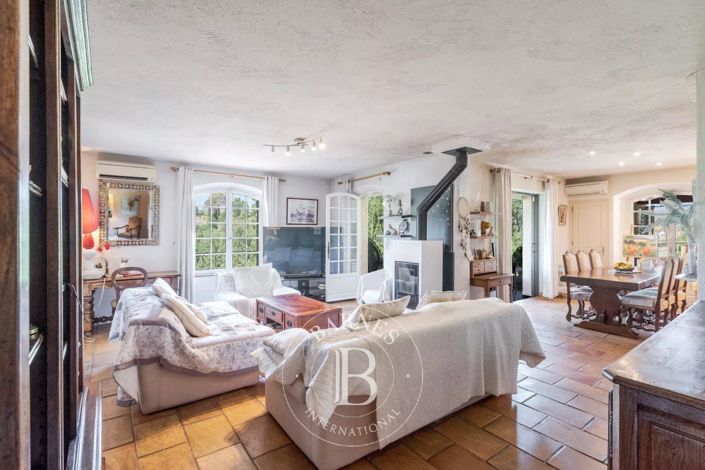 Image No.13-3 Bed House for sale