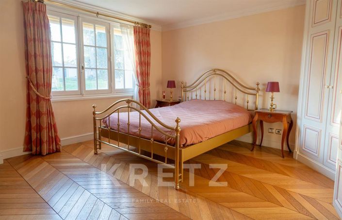 Image No.12-13 Bed Property for sale