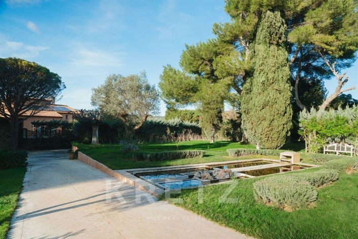 Image No.15-13 Bed Property for sale