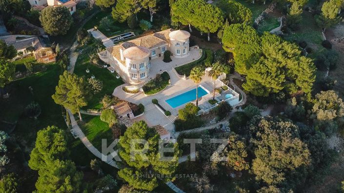 Image No.2-13 Bed Property for sale