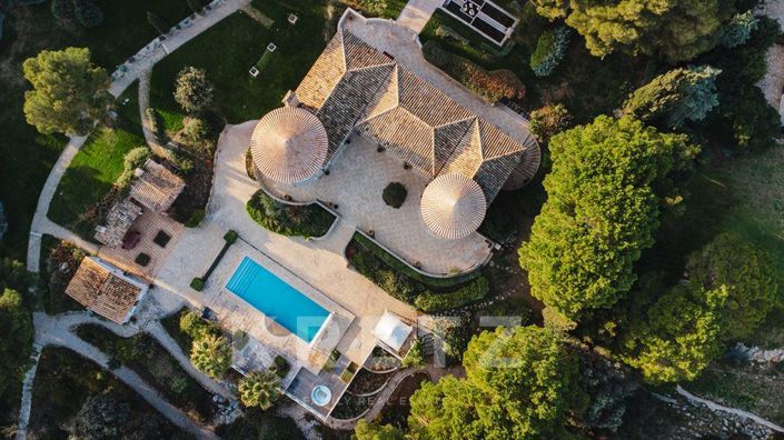 Image No.6-13 Bed Property for sale