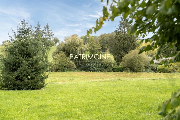 Image No.2-5 Bed Property for sale