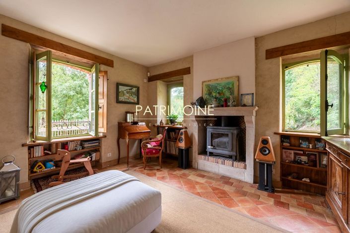 Image No.3-5 Bed Property for sale