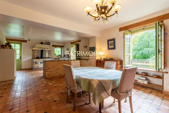 Image No.4-5 Bed Property for sale