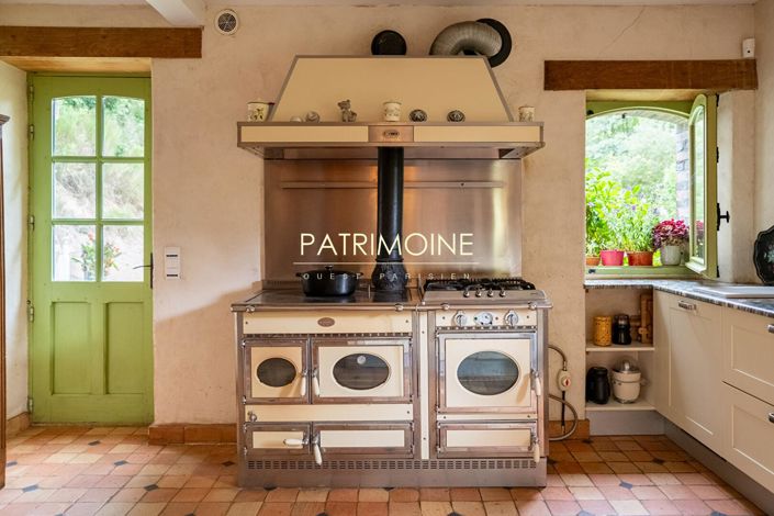 Image No.6-5 Bed Property for sale