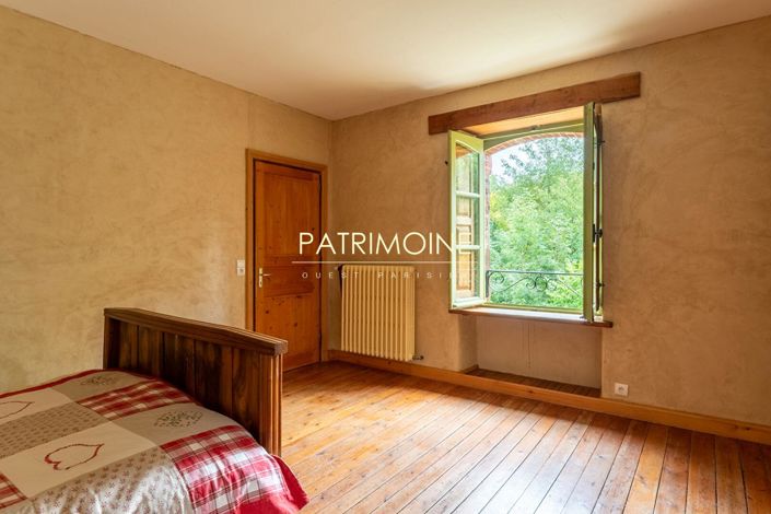 Image No.8-5 Bed Property for sale