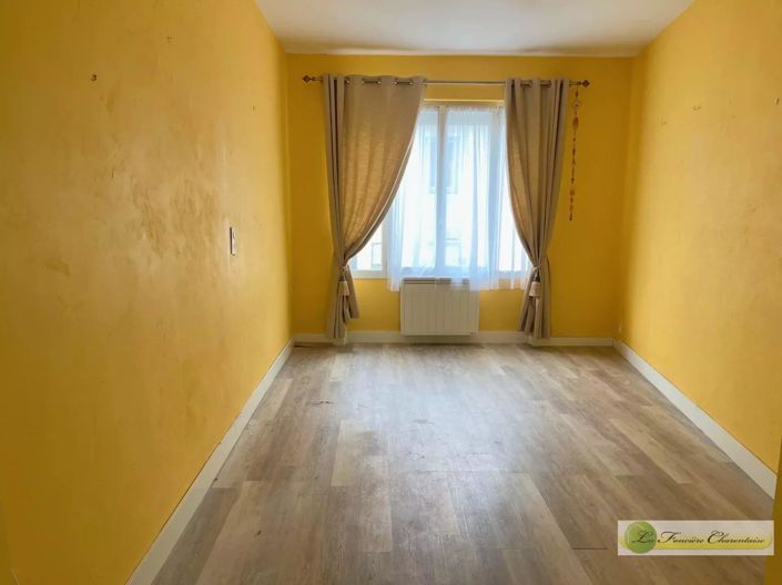 Image No.11-2 Bed House for sale