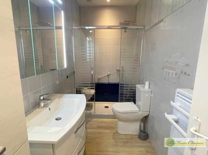 Image No.8-2 Bed House for sale