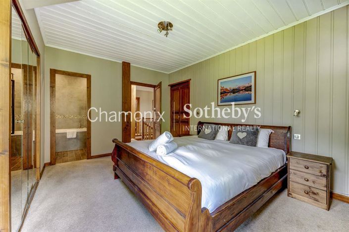 Image No.12-4 Bed House for sale