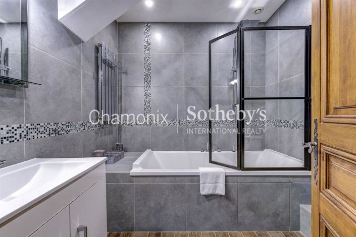 Image No.13-4 Bed House for sale