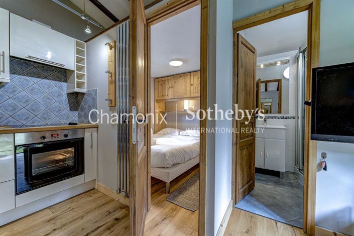 Image No.20-4 Bed House for sale