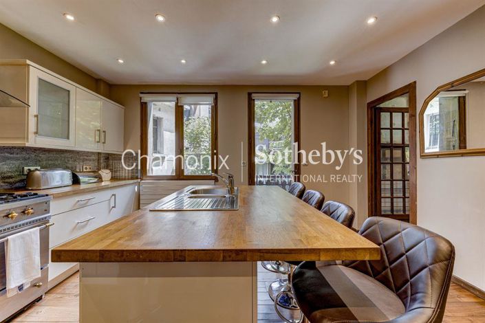 Image No.9-4 Bed House for sale