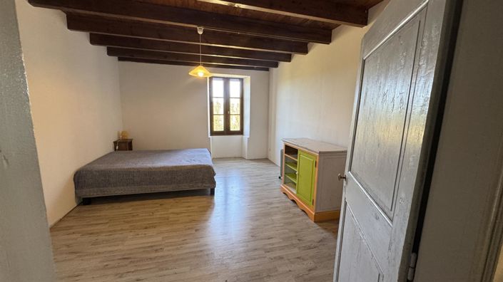 Image No.10-3 Bed House for sale