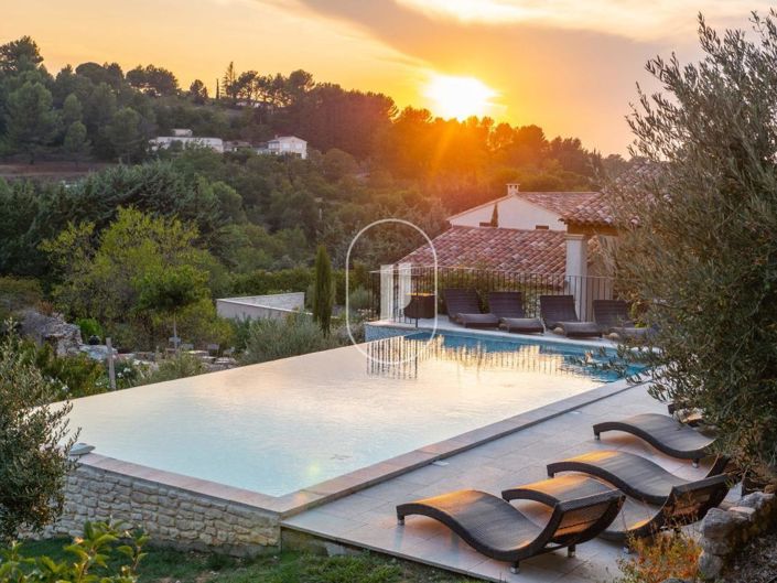 Image No.10-6 Bed House for sale