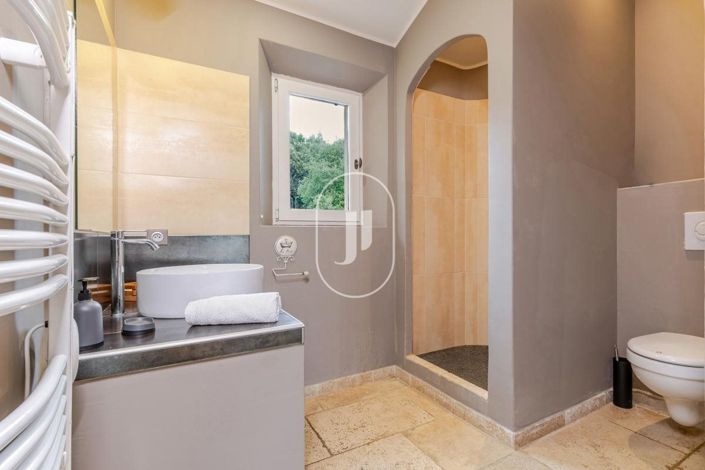 Image No.14-6 Bed House for sale