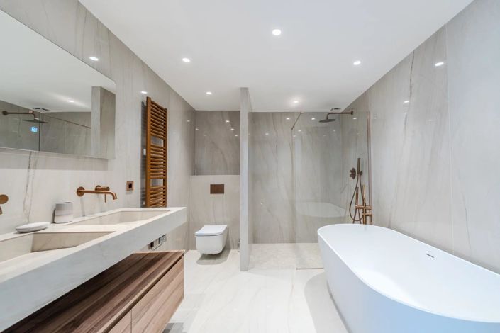 Image No.27-6 Bed House for sale