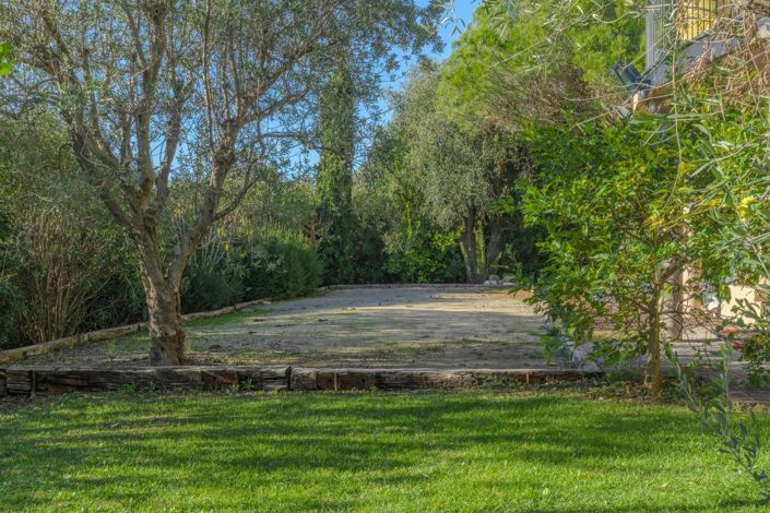 Image No.28-6 Bed House for sale