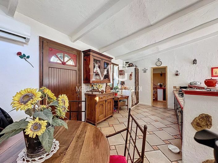 Image No.5-2 Bed House for sale