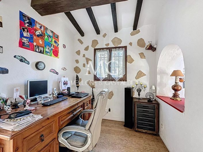 Image No.9-2 Bed House for sale