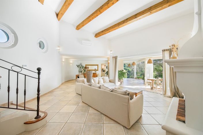 Image No.3-6 Bed House for sale