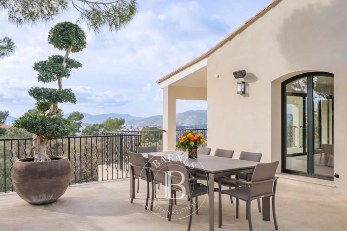 Image No.15-5 Bed House for sale