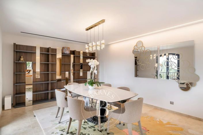 Image No.3-5 Bed House for sale